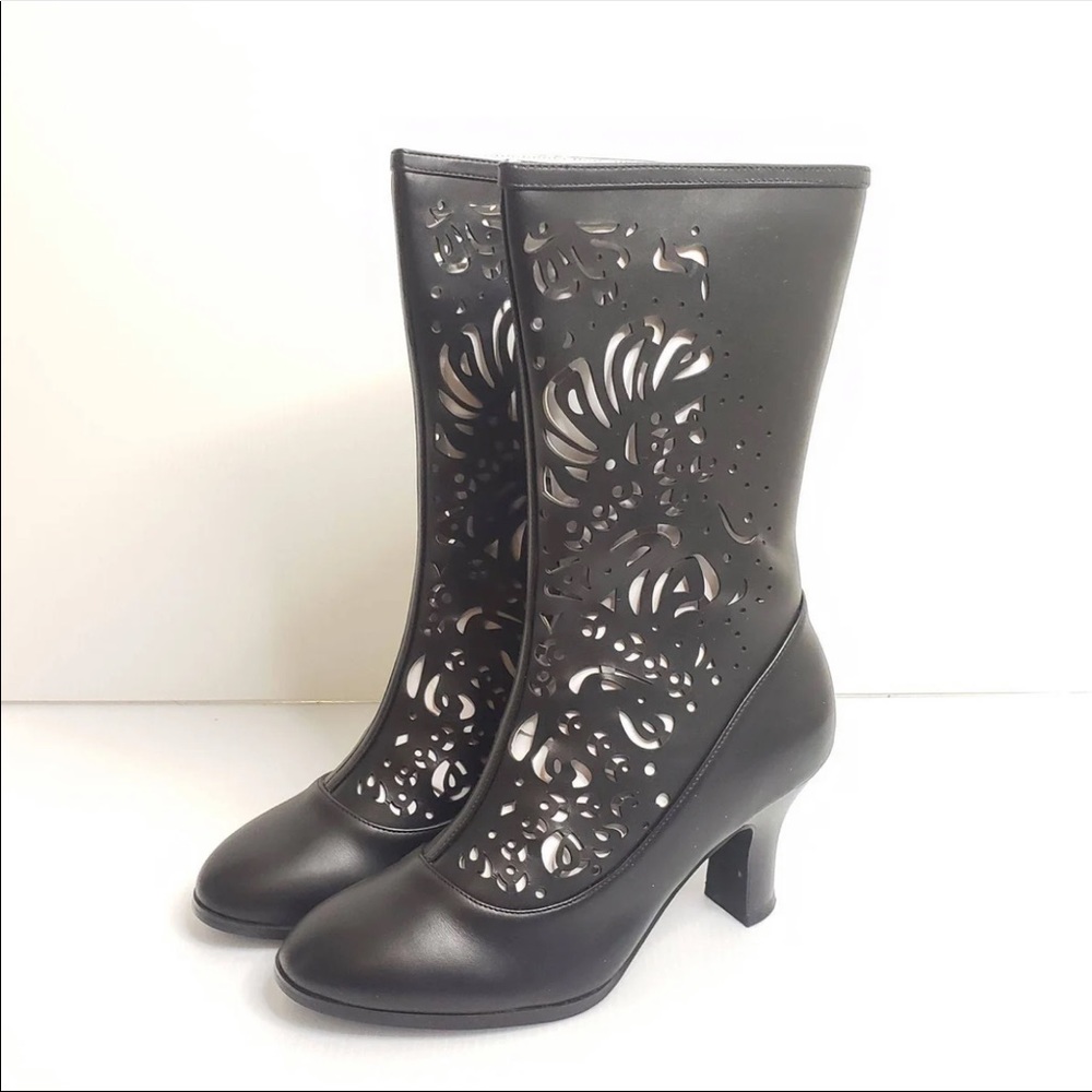 1 HR PRICE New cut out steampunk boots size 7 W